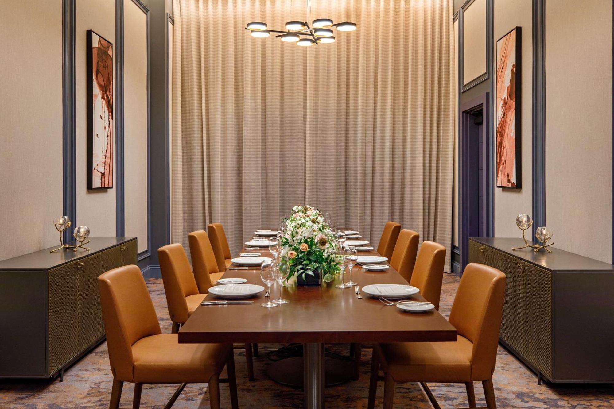 Hotel Vin, Autograph Collection 4*