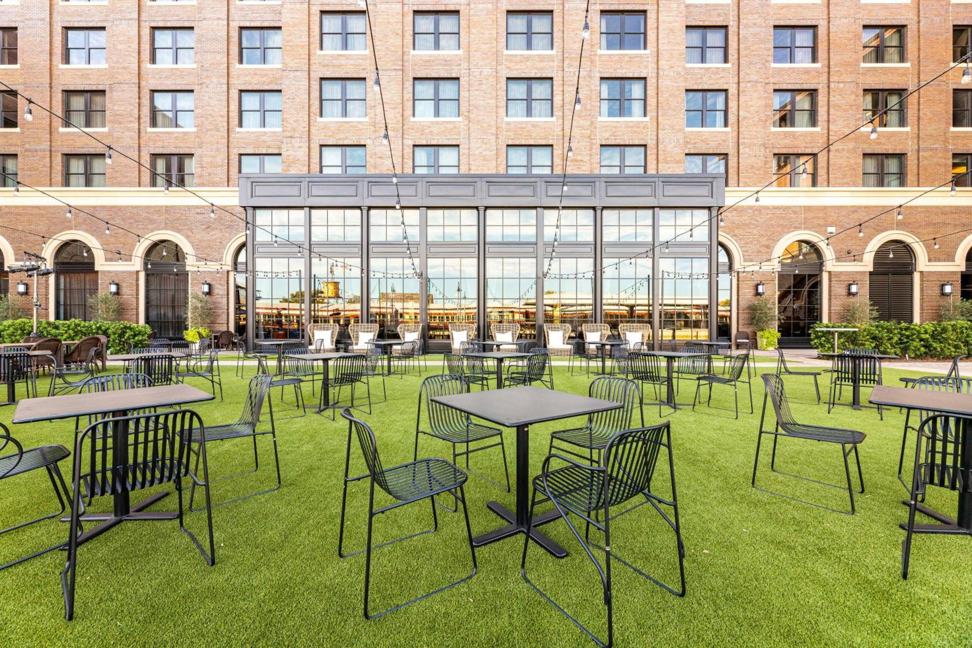 Hotel Vin, Autograph Collection 4*