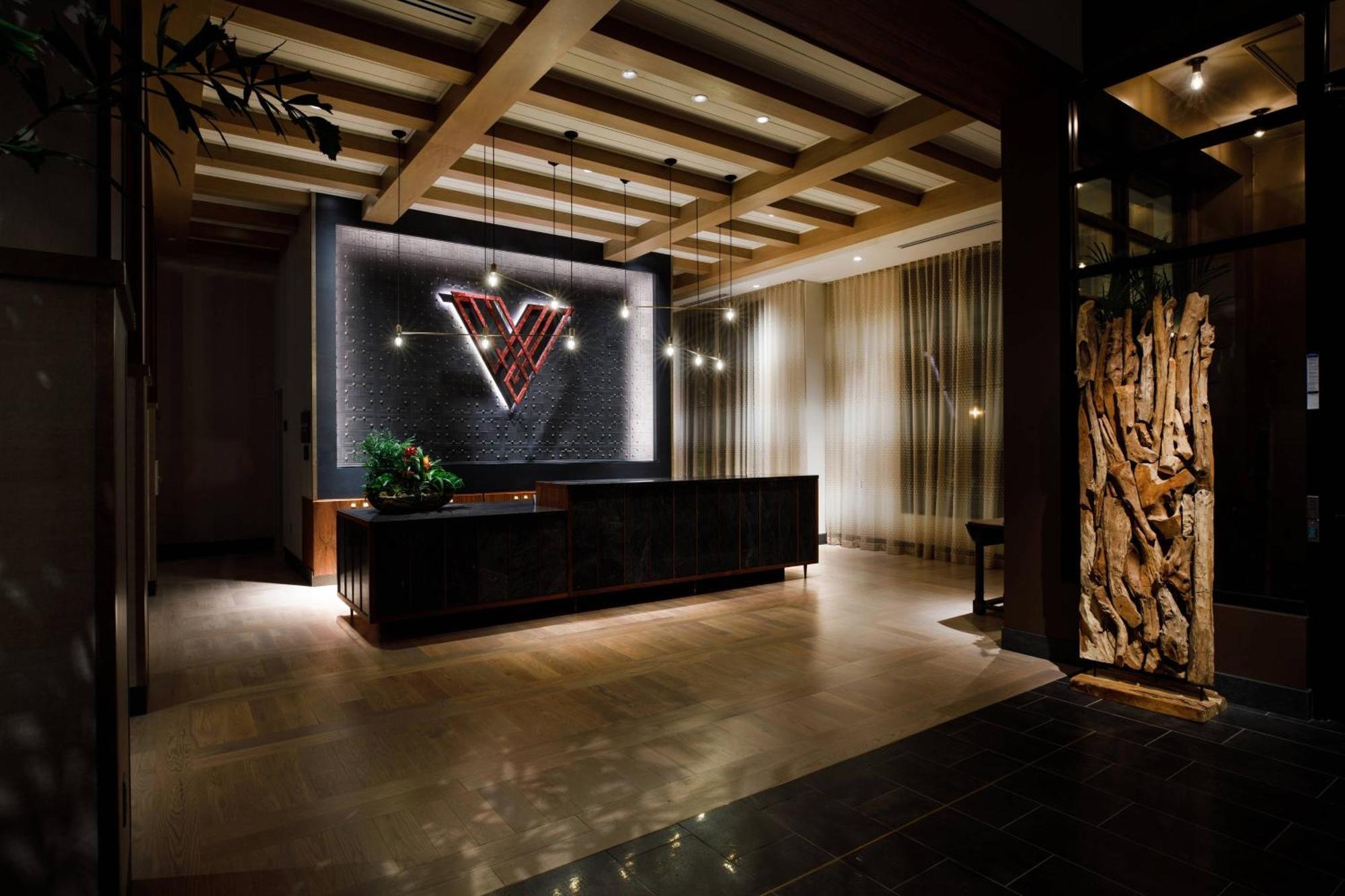 Vin, Autograph Collection Grapevine